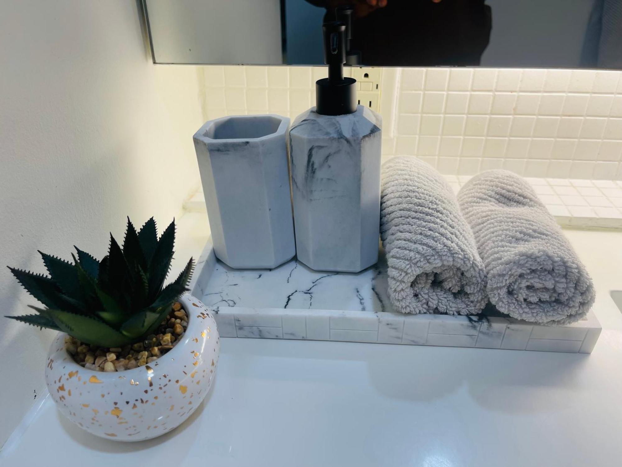 Beautiful Apartment Downtown, Mins To Rogers Arena, Stadium, Restaurants, Shops 밴쿠버 외부 사진