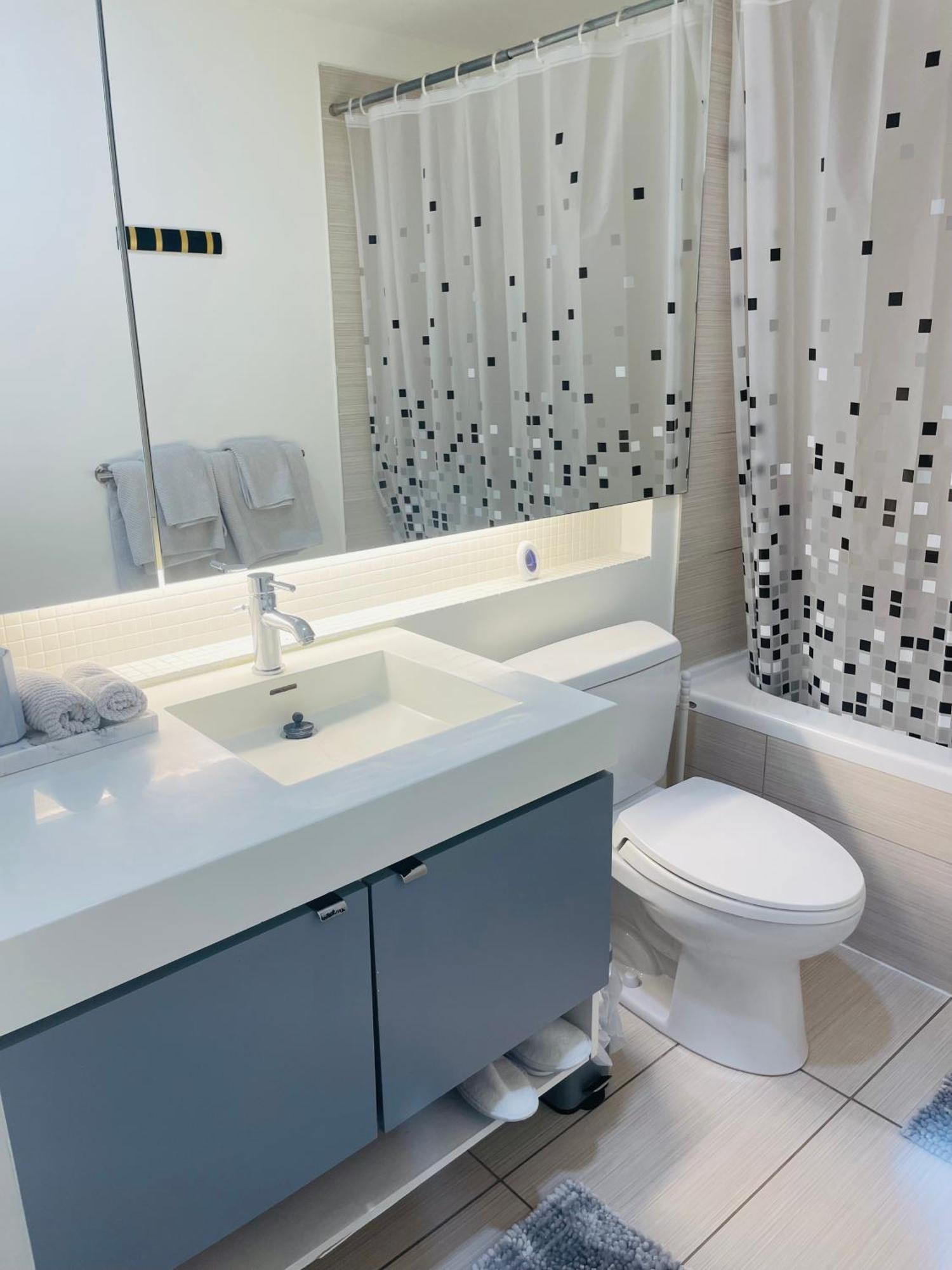 Beautiful Apartment Downtown, Mins To Rogers Arena, Stadium, Restaurants, Shops 밴쿠버 외부 사진